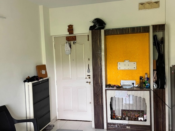 Semi Furnished 1.5 BHK for Rent @ Dhankawadi
